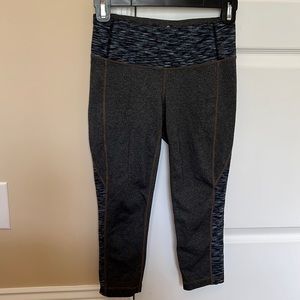 Athleta gray cropped leggings, size XS.